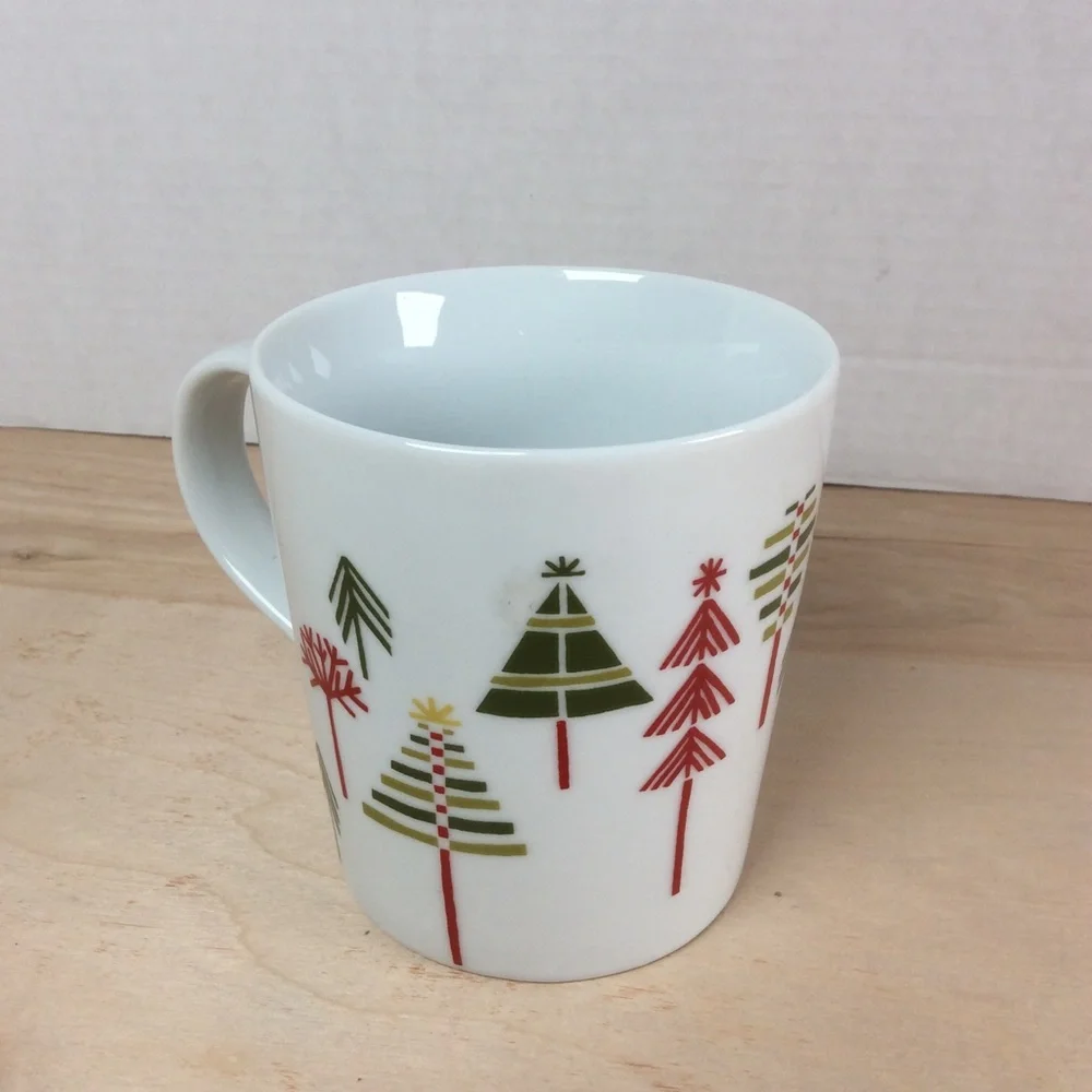 Crate & Barrel Christmas Tree Coffee Mug Julia Rothman Modern Style Red Green